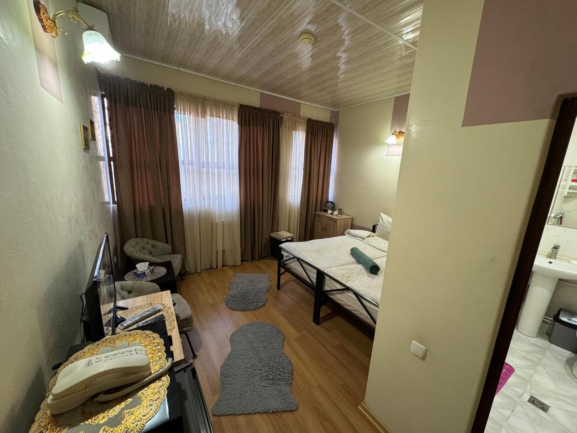 Alem Hotel Єреван Екстер'єр фото