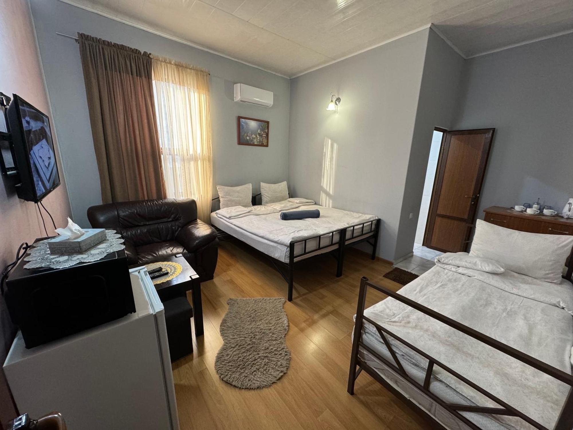 Alem Hotel Єреван Екстер'єр фото